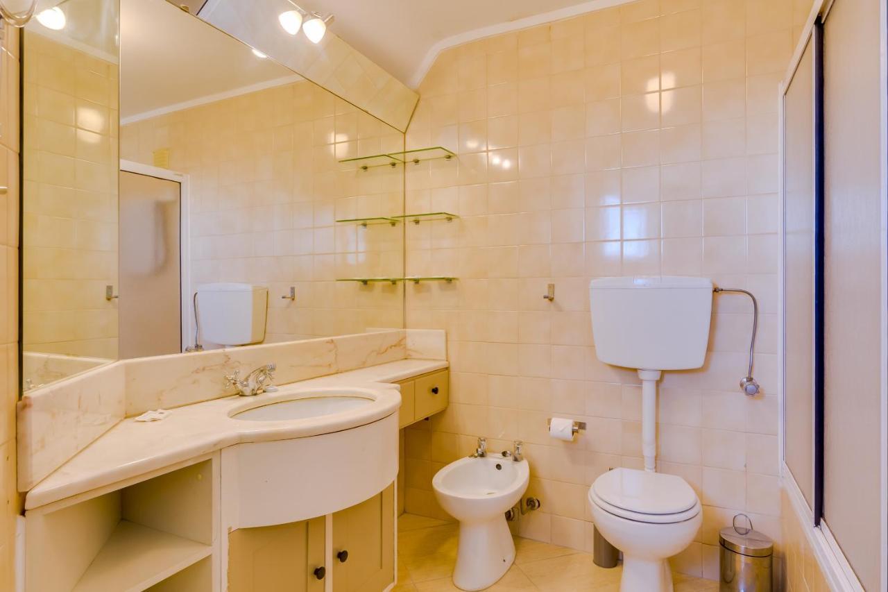 Algardia - Center - *